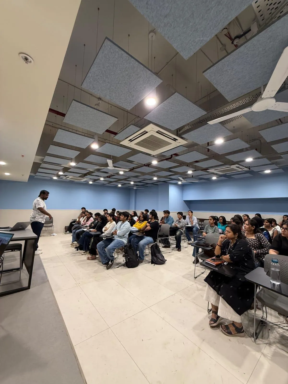 Social Media Etiquette Guest Lecture — photo 2