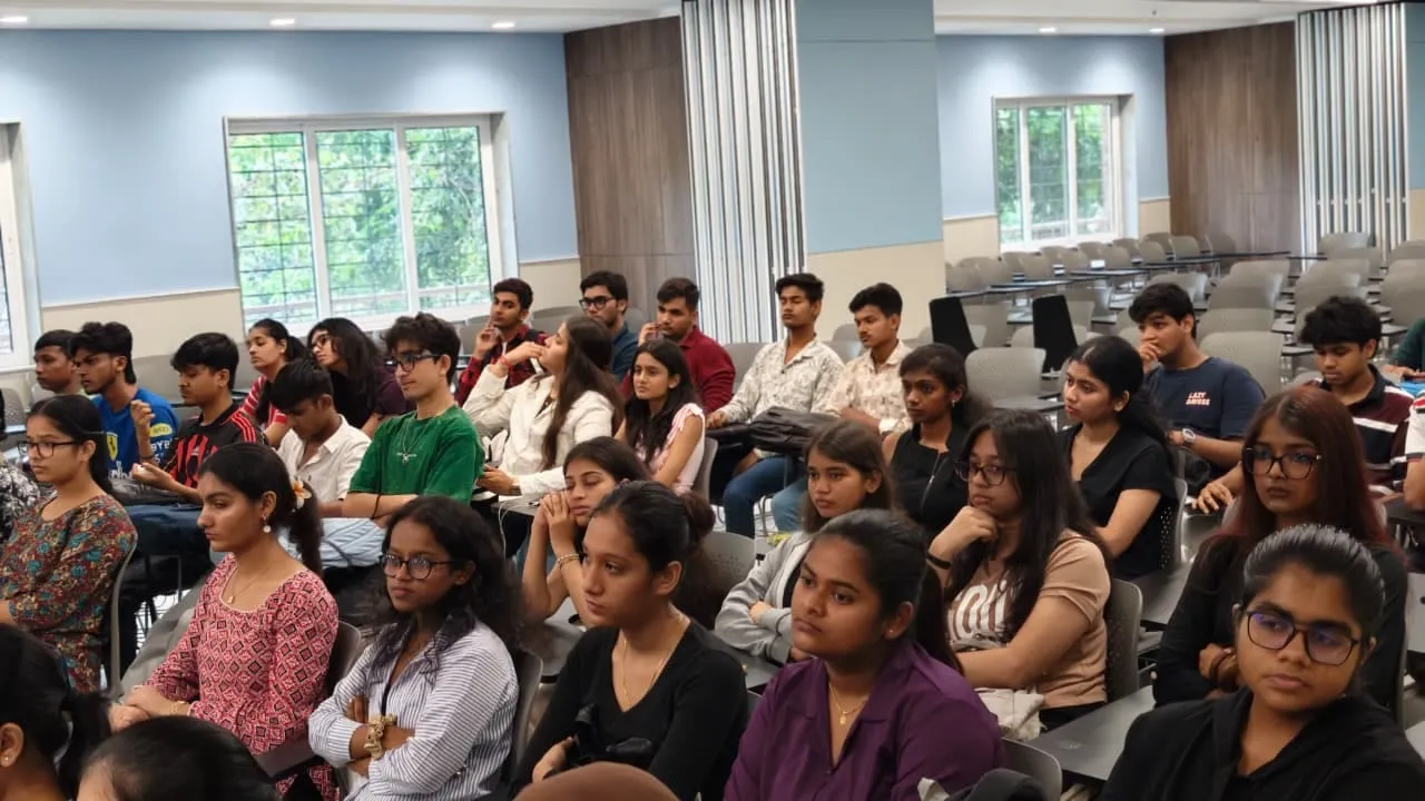 Library Orientation to First Year Students — photo 2