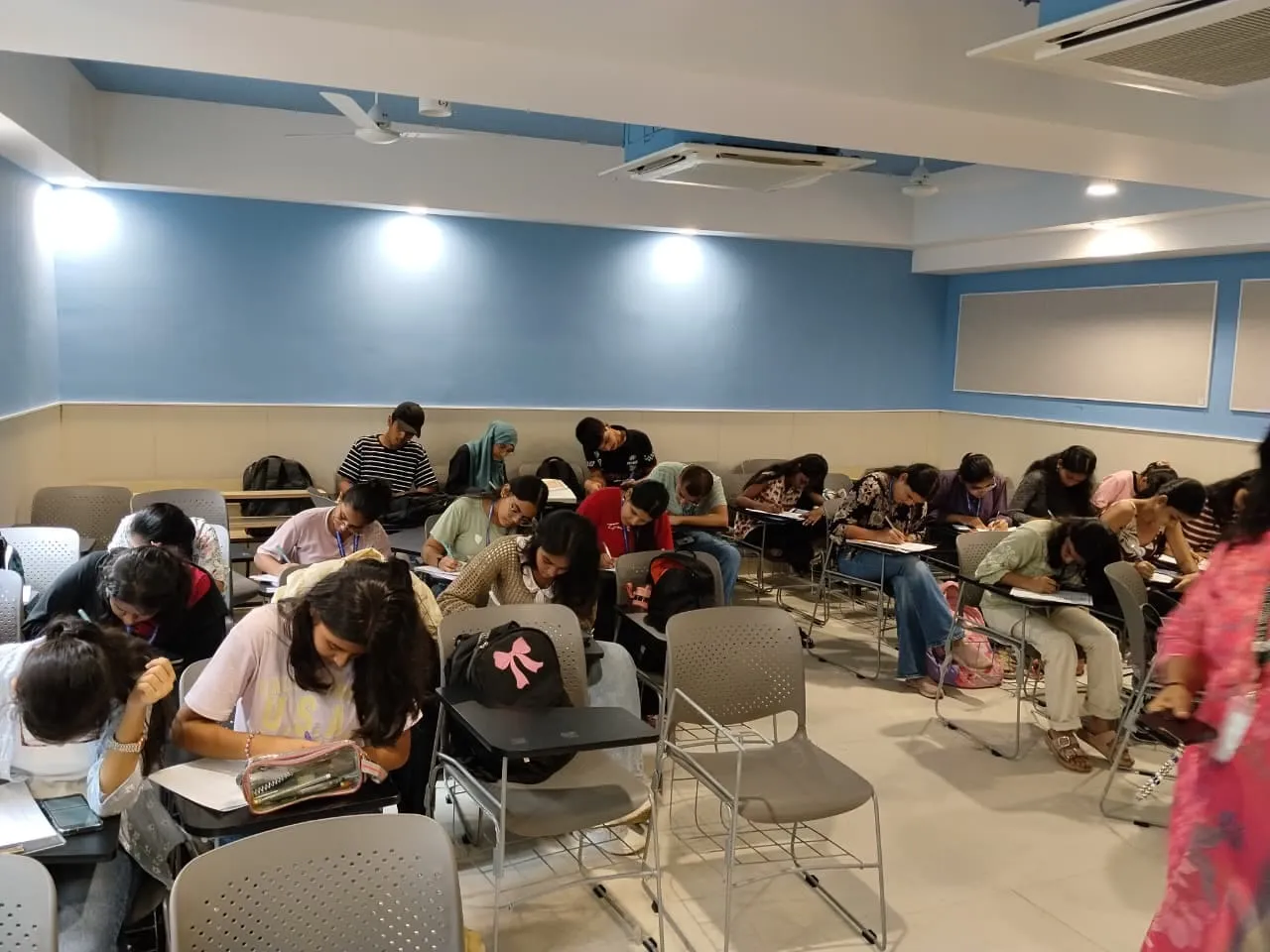 Word Wizard, Calligraphy & Handwriting Competition — photo 1